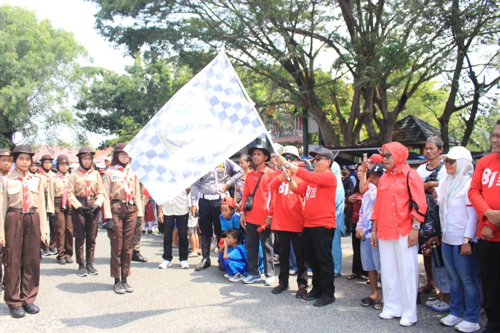Pemkab Parigi Moutong Gelar Lomba Gerak Jalan SD dan SMP Meriahkan HUT RI ke-81